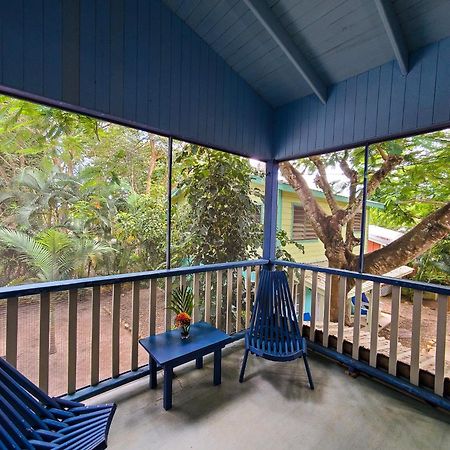Placencia Villas エクステリア 写真